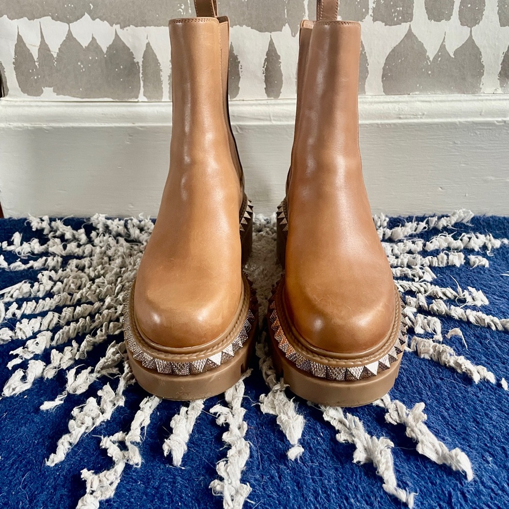 Christian Louboutin
Emilia Pyraclou studded leather Tan Chelsea boots